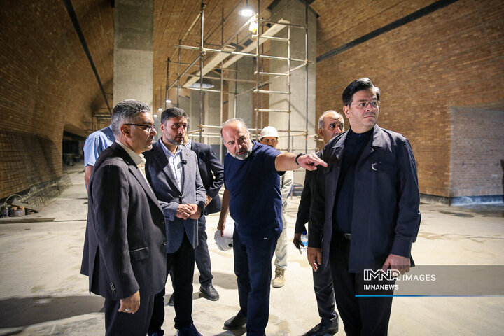 بازدید از مراحل نهایی تکمیل ایستگاه‌های خط ۲ مترو اصفهان