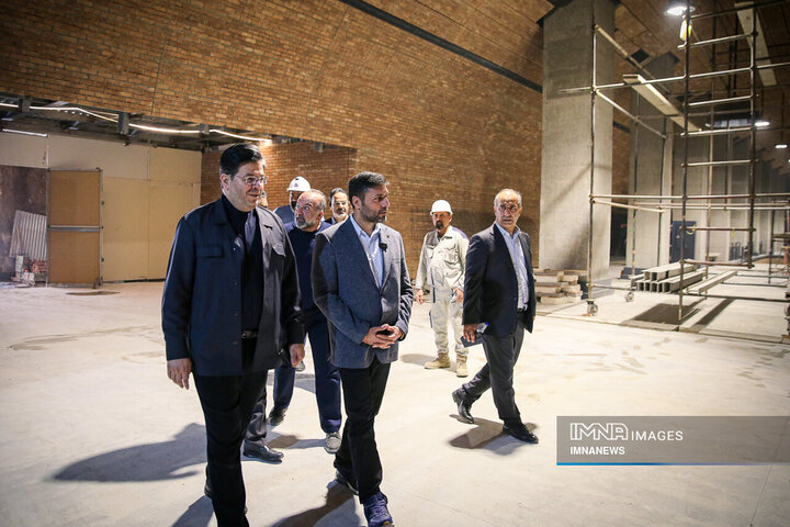 بازدید از مراحل نهایی تکمیل ایستگاه‌های خط ۲ مترو اصفهان