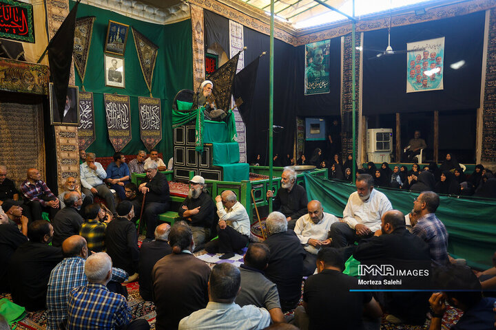 عزاداری دهه آخر صفر در حسینیه پنبه‌کاران