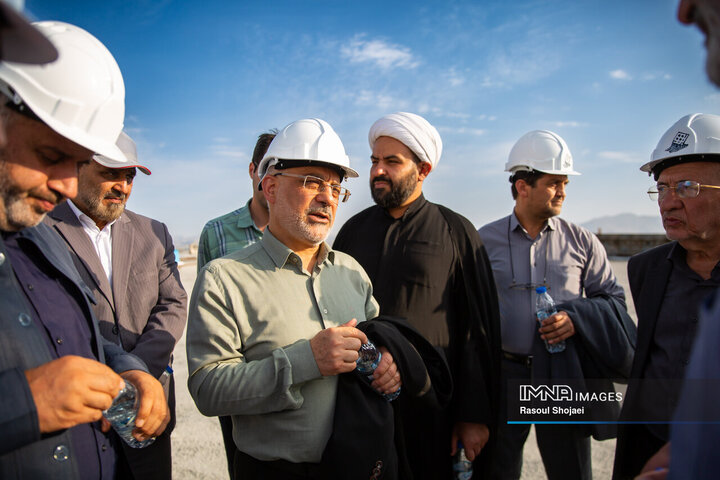 بازدید اعضای کمیسیون عمران شورای شهر از پروژه شهید فخری زاده