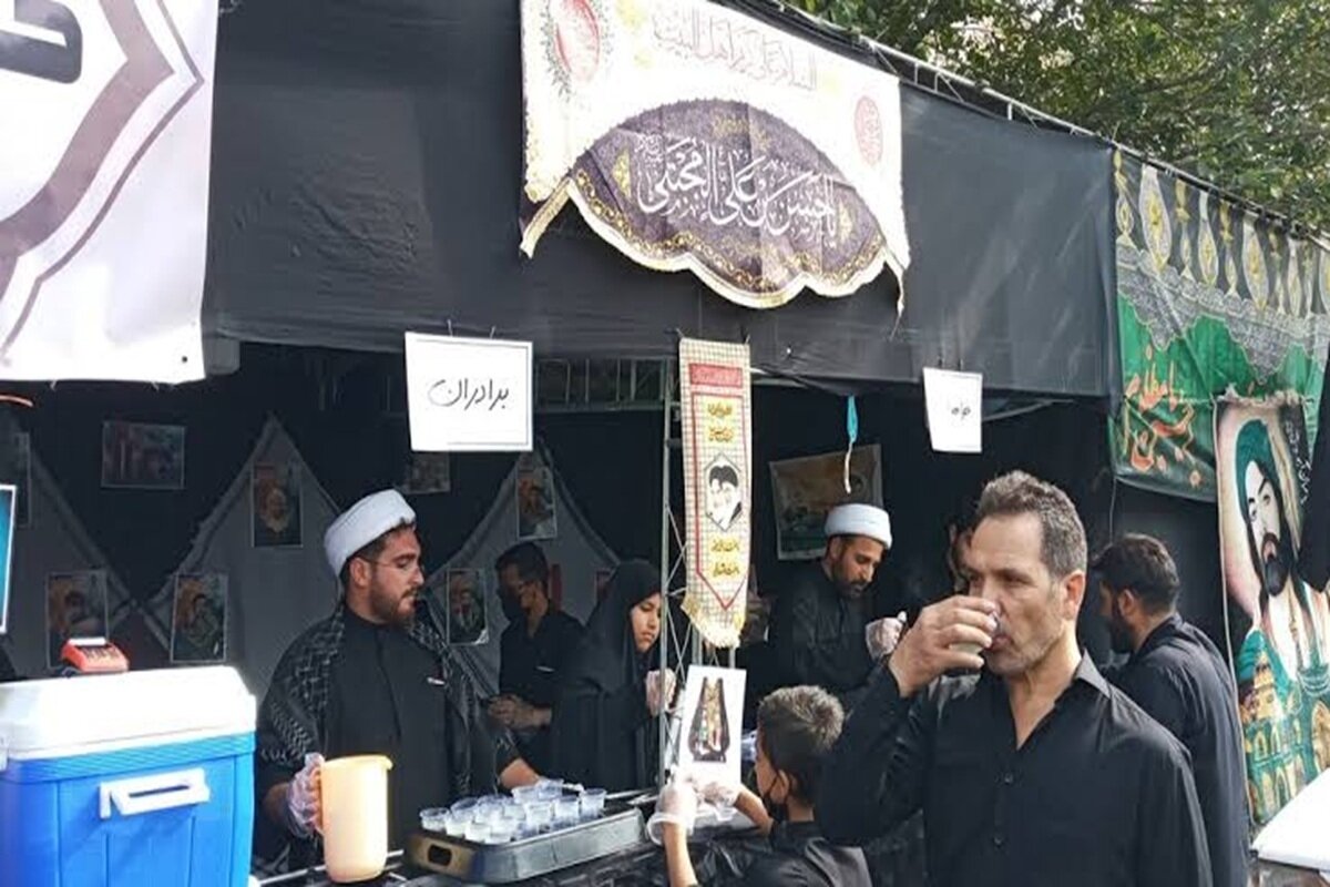 موکبی به وسعت عشق در پناه امام مهربانیها