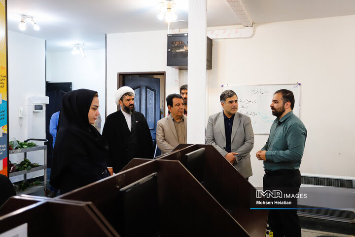 حضور مدیرکل ارتباطات و امور بین‌الملل استانداری اصفهان در خبرگزاری ایمنا