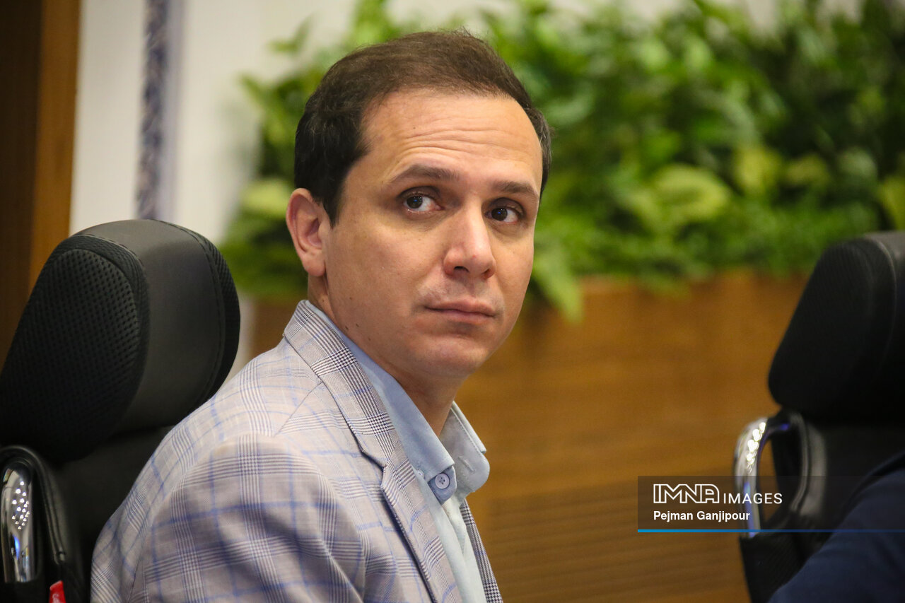 در صحن شورا؛ خبرنگاران اصفهان از روزهای جنگ و روایت حقیقت گفتند