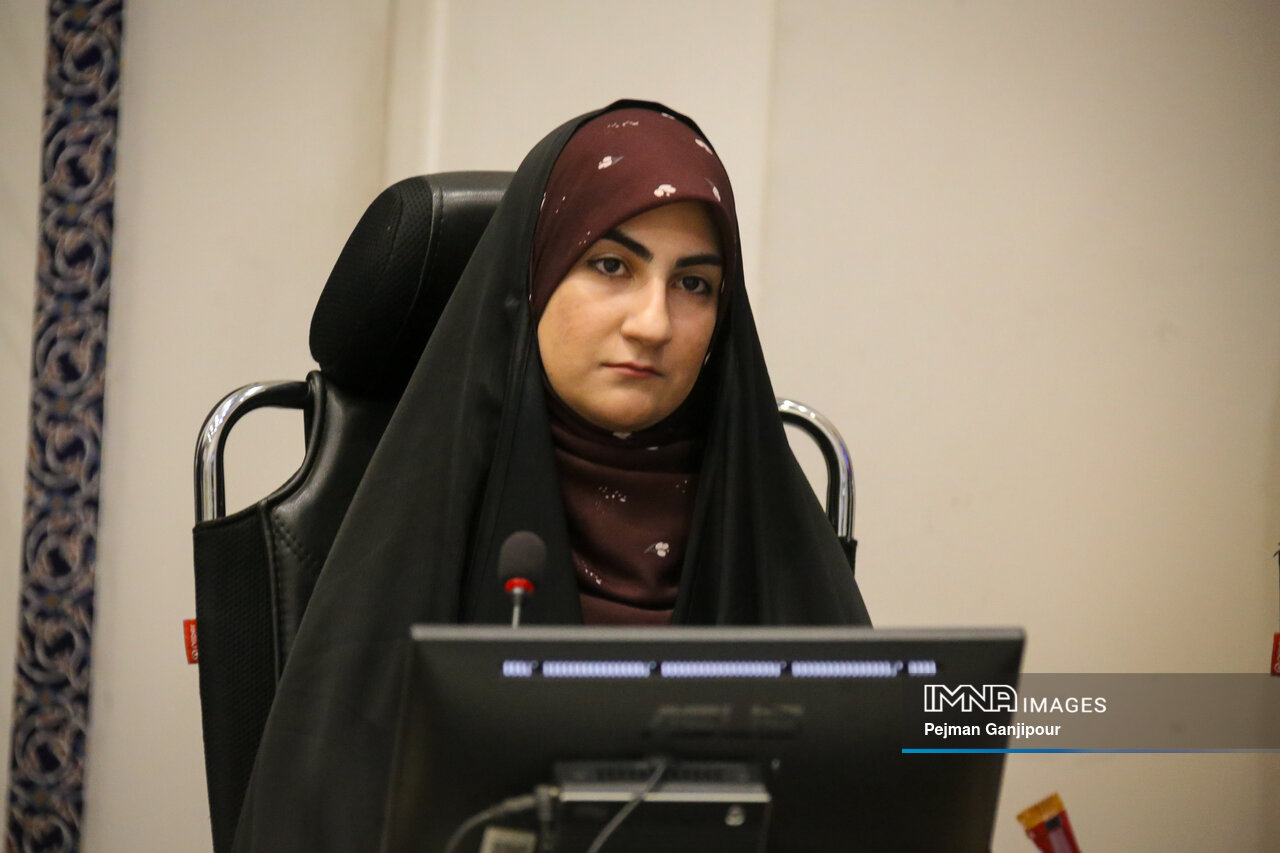 در صحن شورا؛ خبرنگاران اصفهان از روزهای جنگ و روایت حقیقت گفتند