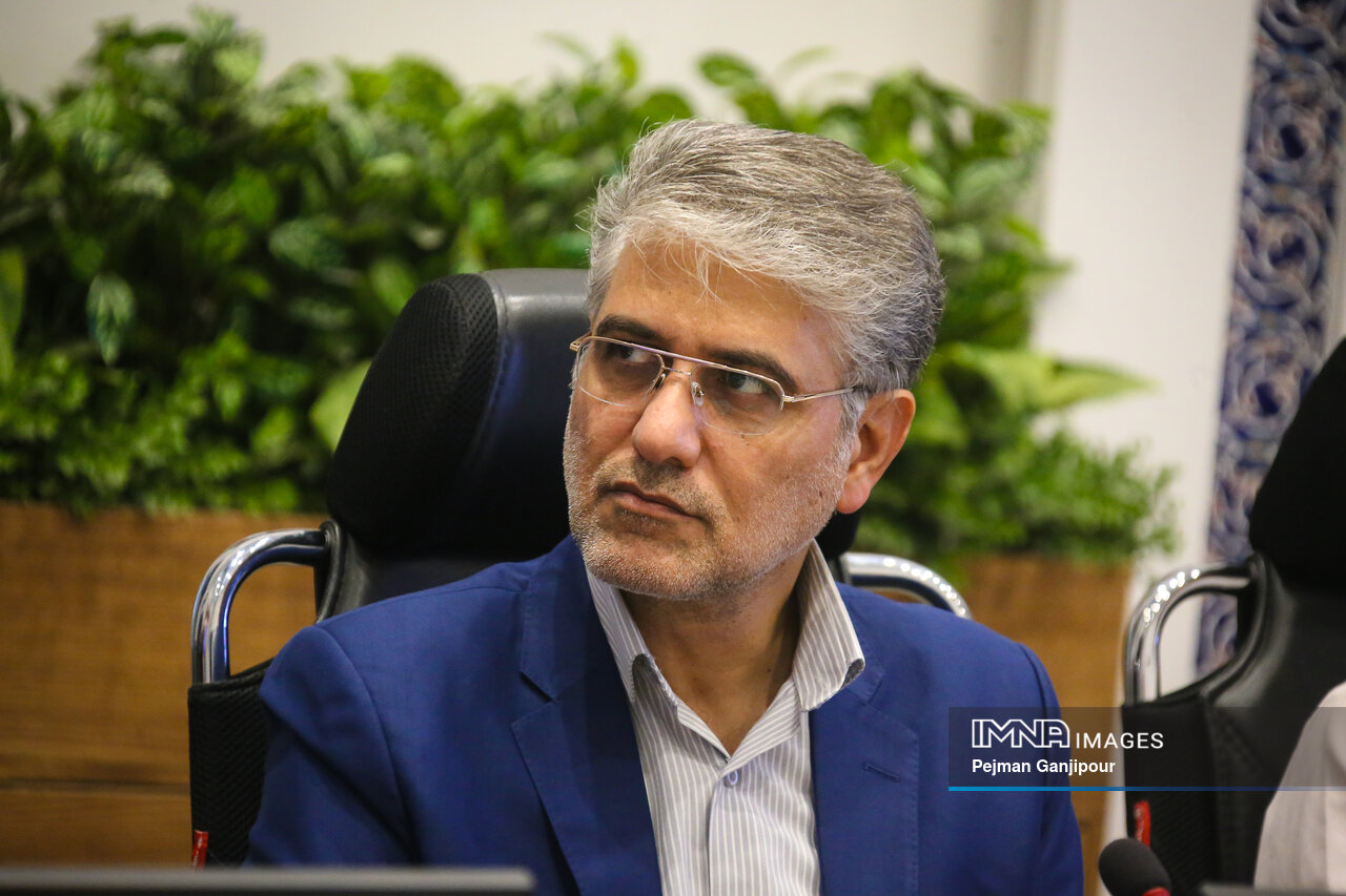 در صحن شورا؛ خبرنگاران اصفهان از روزهای جنگ و روایت حقیقت گفتند