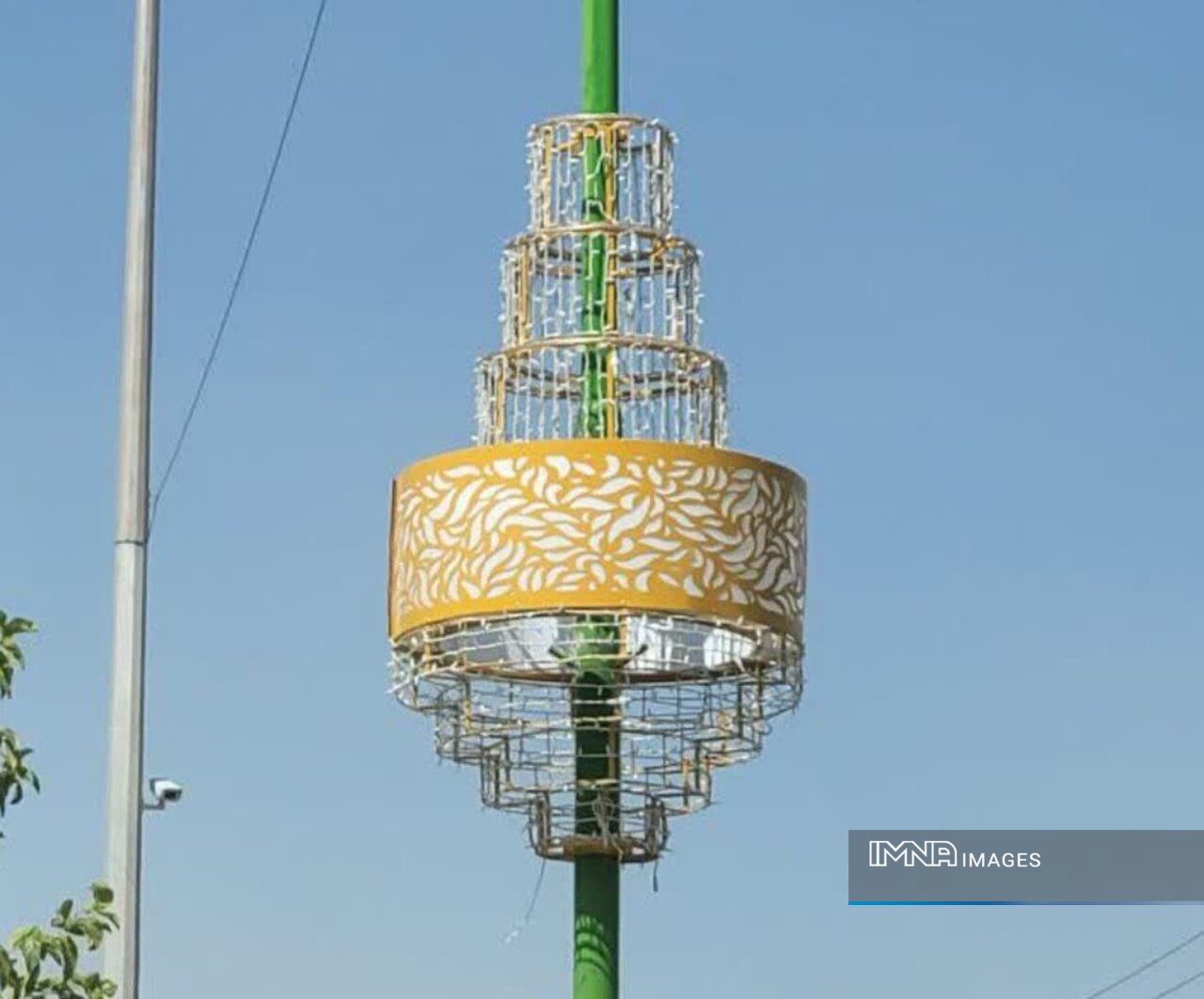 ورودی غرب اصفهان نورانی شد/ نصب ۸ المان نوری در میدان شهید بختیاری اصفهان
