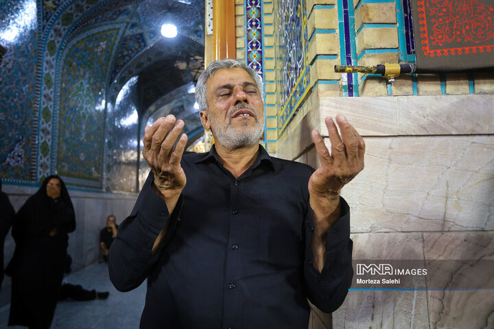 حال و هوای حرم امام رضا(ع) در شب رحلت پیامبر اکرم(ص)