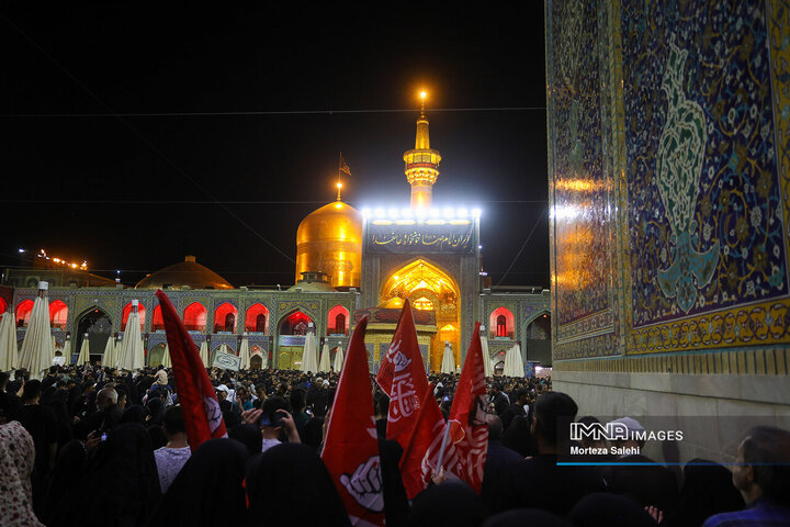 حال و هوای حرم امام رضا(ع) در شب رحلت پیامبر اکرم(ص)