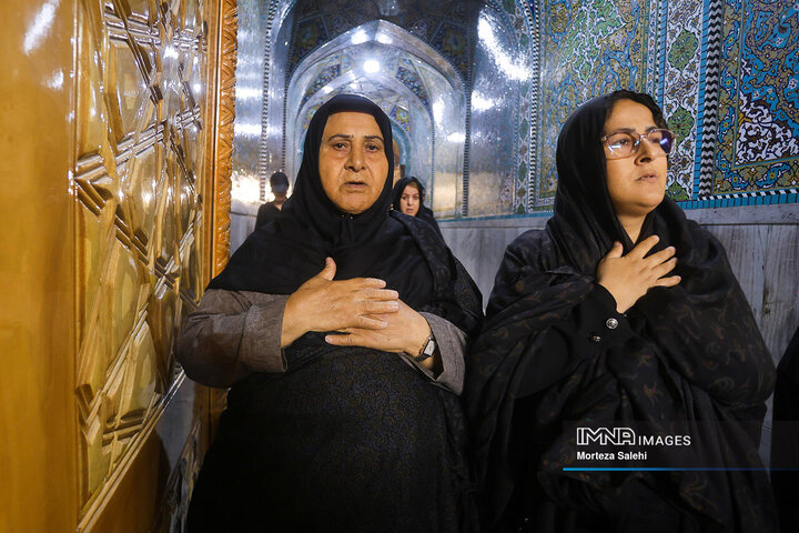 حال و هوای حرم امام رضا(ع) در شب رحلت پیامبر اکرم(ص)