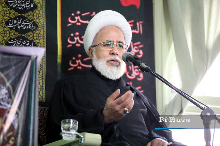 نسخه درمان جامعه، بازگشت به سیره پیامبر(ص) و اهل‌بیت(ع) است