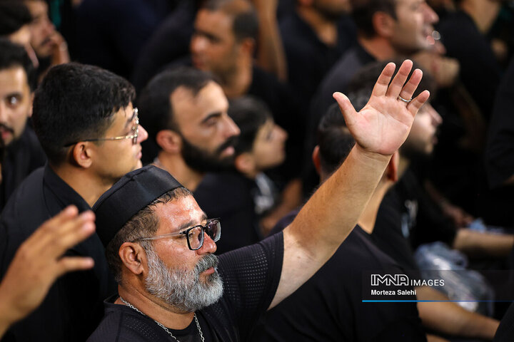 عزاداری شب شهادت امام رضا(ع)