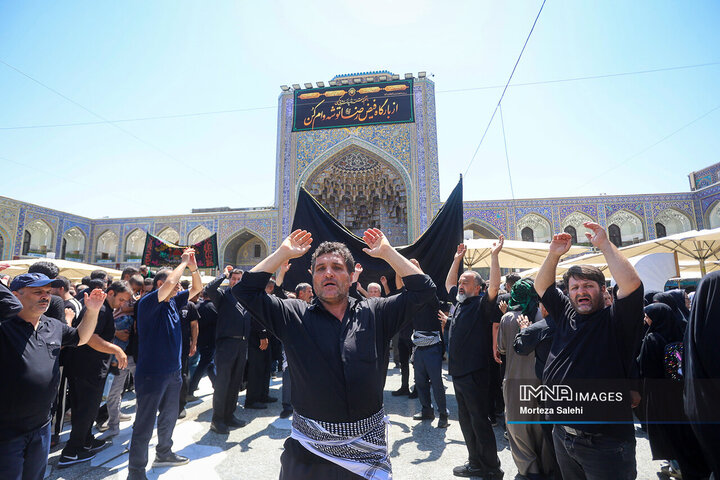 عزاداری سالروز شهادت امام رضا(ع) در حرم مطهر رضوی