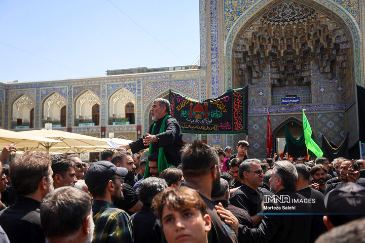 عزاداری سالروز شهادت امام رضا(ع) در حرم مطهر رضوی