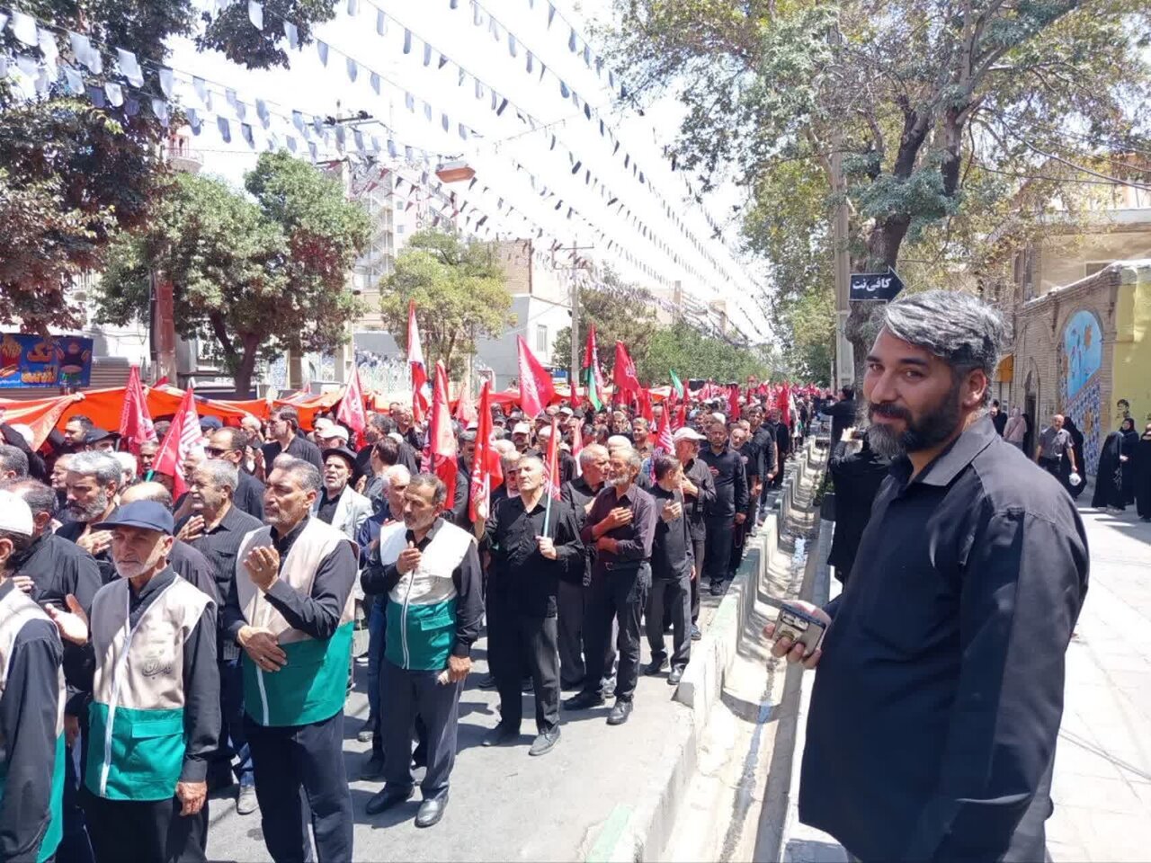 اراک در سوگ امام رئوف (ع)؛ نوای یا رضا در خیابان ها و کوچه ها طنین‌انداز شد