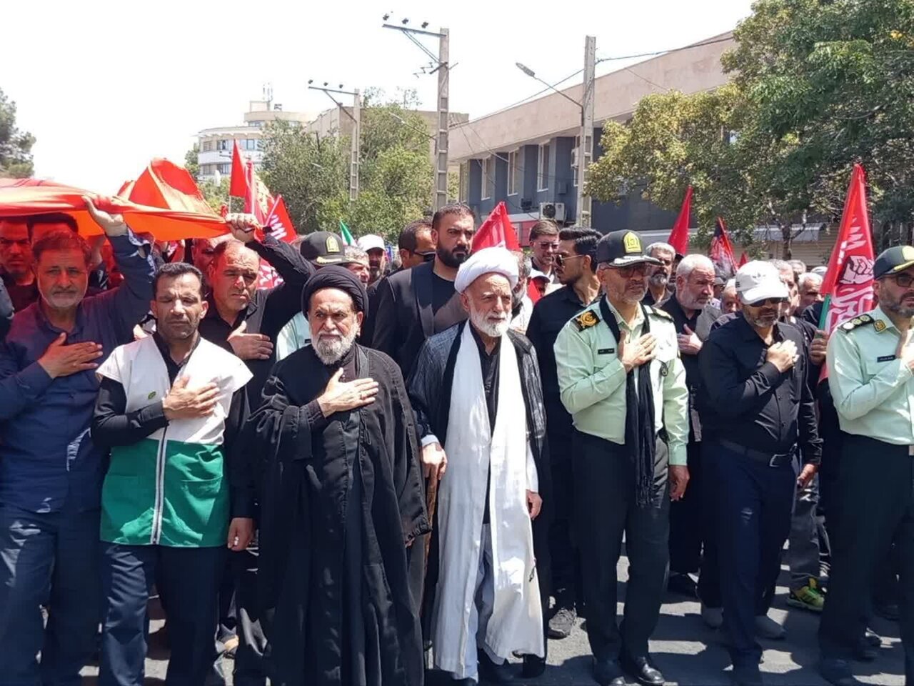 اراک در سوگ امام رئوف (ع)؛ نوای یا رضا در خیابان ها و کوچه ها طنینانداز شد