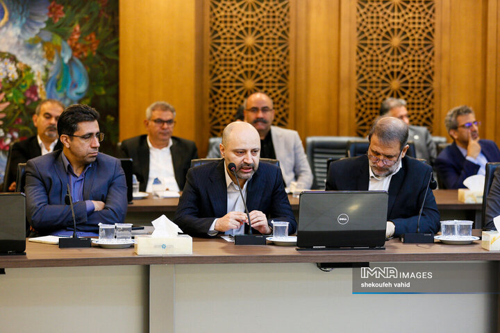 نشست بررسی فرصت ها و چالش‌های تجارت با چین