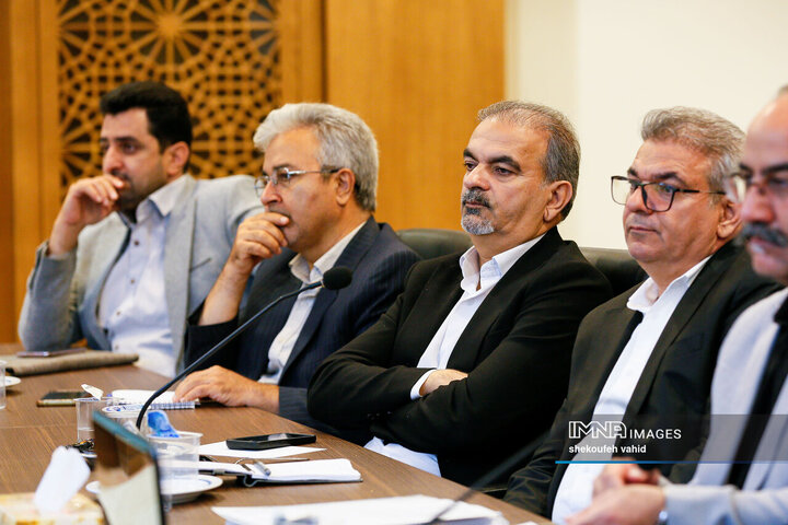 نشست بررسی فرصت ها و چالش‌های تجارت با چین