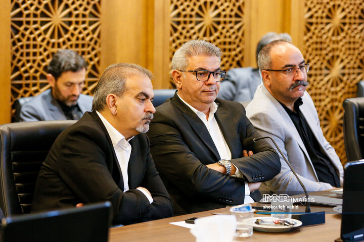 نشست بررسی فرصت ها و چالش‌های تجارت با چین
