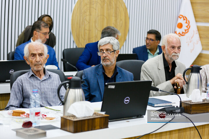 نشست پیشکسوتان رسانه استان با استاندار اصفهان
