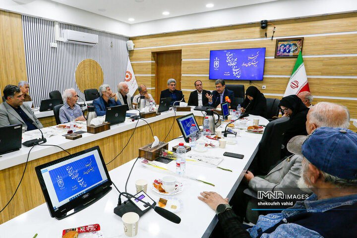 نشست پیشکسوتان رسانه استان با استاندار اصفهان