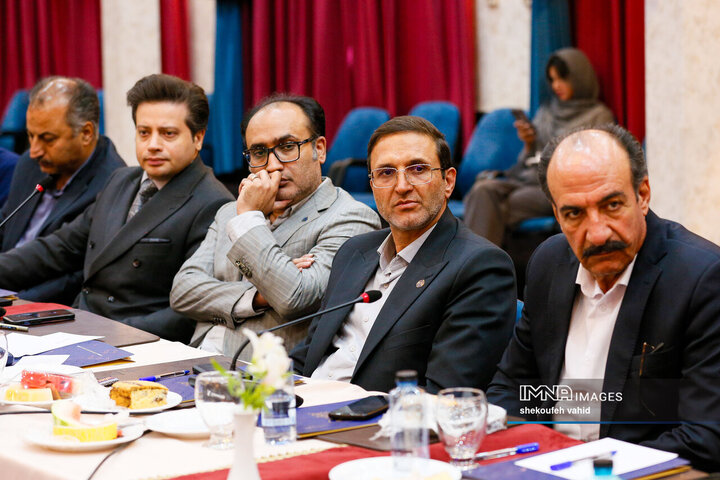نشست اعضای جامعه هتل‌داران استان با استاندار اصفهان