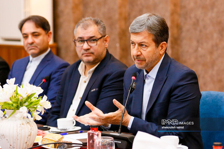 نشست اعضای جامعه هتل‌داران استان با استاندار اصفهان