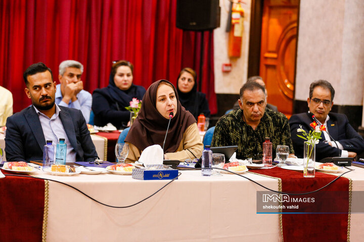 نشست اعضای جامعه هتل‌داران استان با استاندار اصفهان