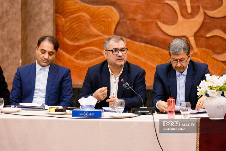 نشست اعضای جامعه هتل‌داران استان با استاندار اصفهان