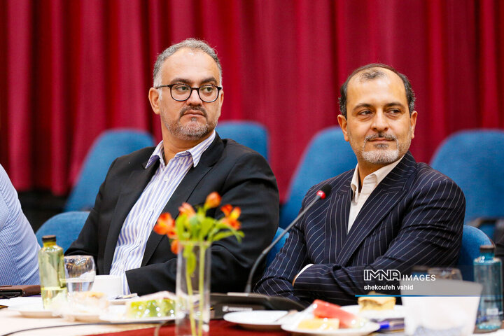 نشست اعضای جامعه هتل‌داران استان با استاندار اصفهان