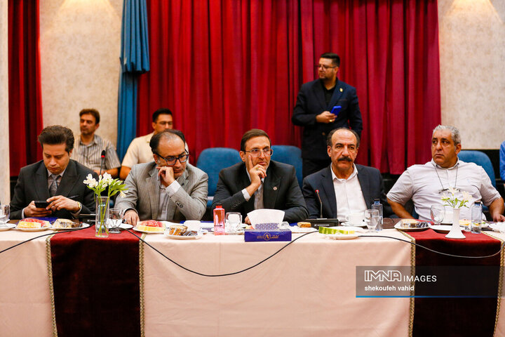 نشست اعضای جامعه هتل‌داران استان با استاندار اصفهان
