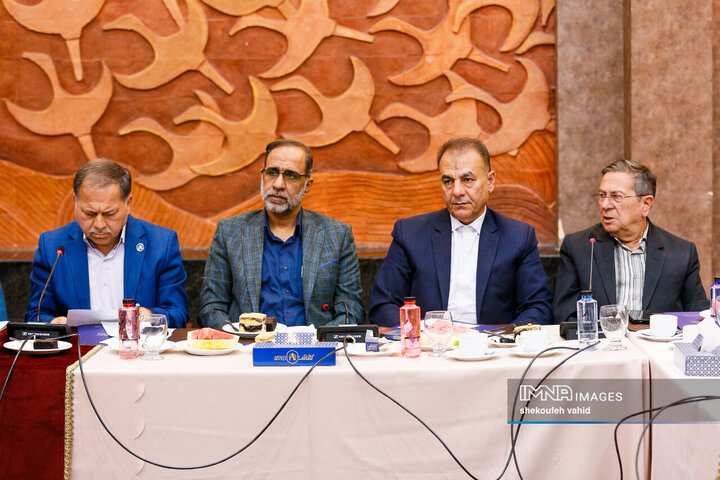 نشست اعضای جامعه هتل‌داران استان با استاندار اصفهان