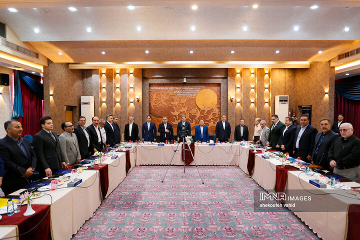نشست اعضای جامعه هتل‌داران استان با استاندار اصفهان
