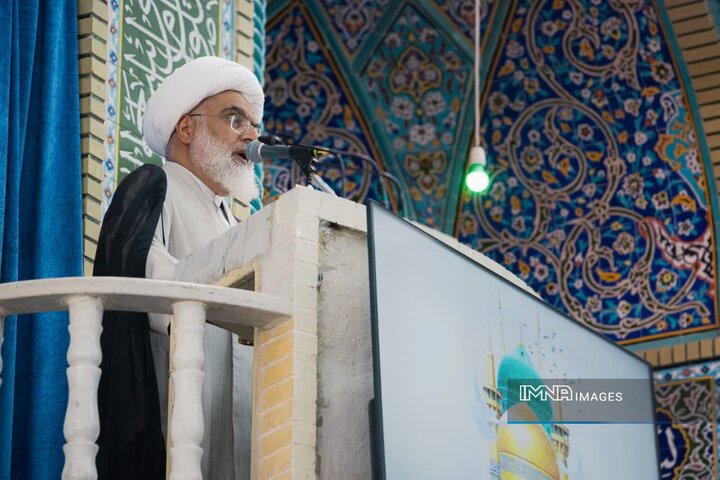 تأکید خطیب موقت جمعه کرمان بر پیگیری مسائل اقتصادی و معاش مردم