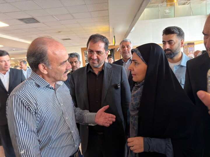 بازدید وزیر راه و شهرسازی از روند جابه‌جایی زائران در فرودگاه بین‌المللی مشهد