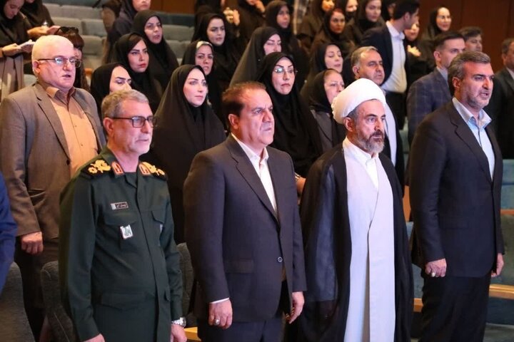 رسانه‌ها چشم بینای جامعه هستند