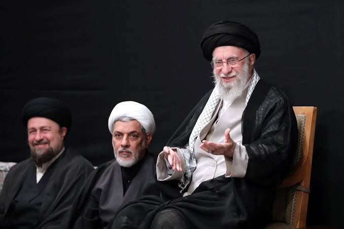 ماجرای کلکسیون عینکهای رهبر شهید انقلاب