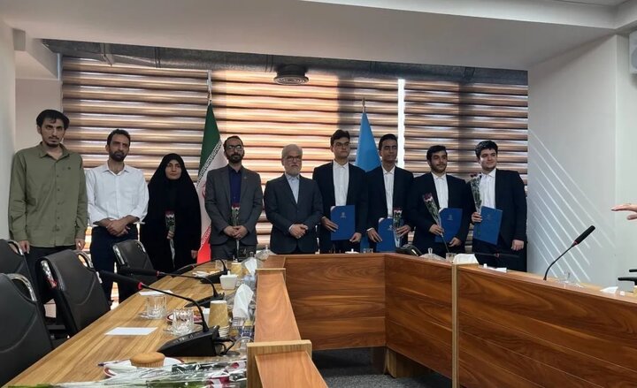 وزیر علوم: فراهم‌سازی امکانات برای بالندگی نیروی انسانی اولویت دولت است