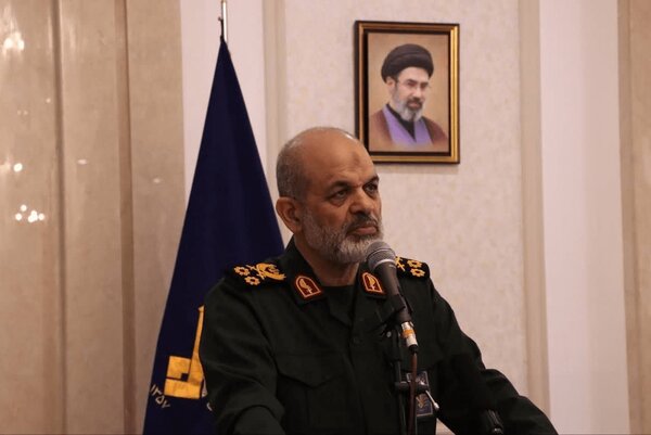 سرلشکر وحیدی: رزمندگان اسلام مسلح ترین ارتش تاریخ جهان را به زانو در آوردند