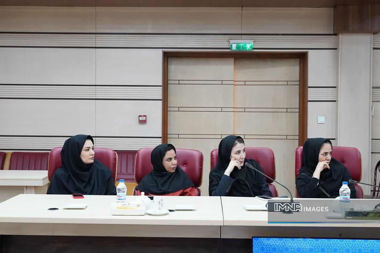 جهاد دانشگاهی نباید رویکرد سیاسی داشته باشد