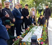 وزیر ورزش و جوانان به مقام شامخ شهدای کردستان ادای احترام کرد