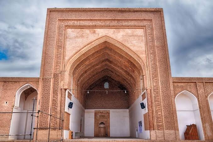 آجرهایی که هنوز از خراسان روایت میکنند