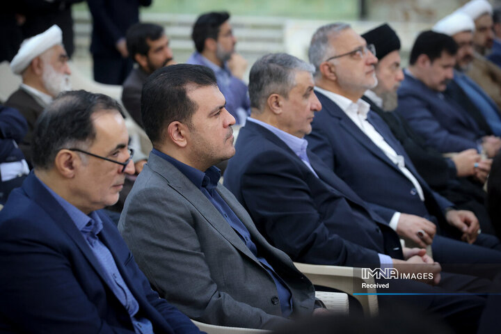 تجدید میثاق رئیس جمهور و اعضای هیئت دولت با آرمان‌های امام راحل