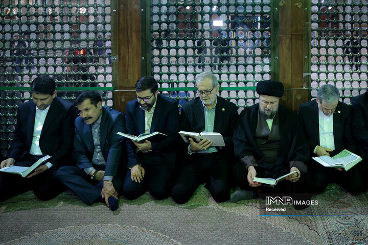 تجدید میثاق رئیس جمهور و اعضای هیئت دولت با آرمان‌های امام راحل