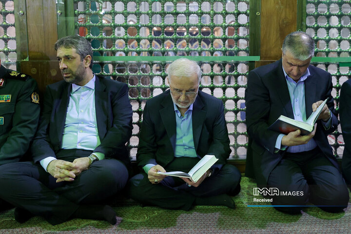 تجدید میثاق رئیس جمهور و اعضای هیئت دولت با آرمان‌های امام راحل