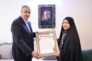 دیدار معاون رئیس‌جمهور با خانواده شهید «فریدون عباسی»