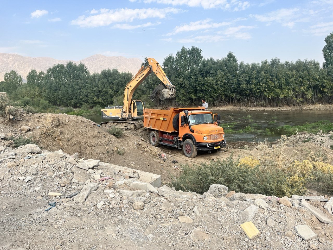 روایت شهردار بیرانشهر از یک شهر کوچک با چالش‌های بزرگ؛ از بدهی و زباله تا آسفالت و عمران