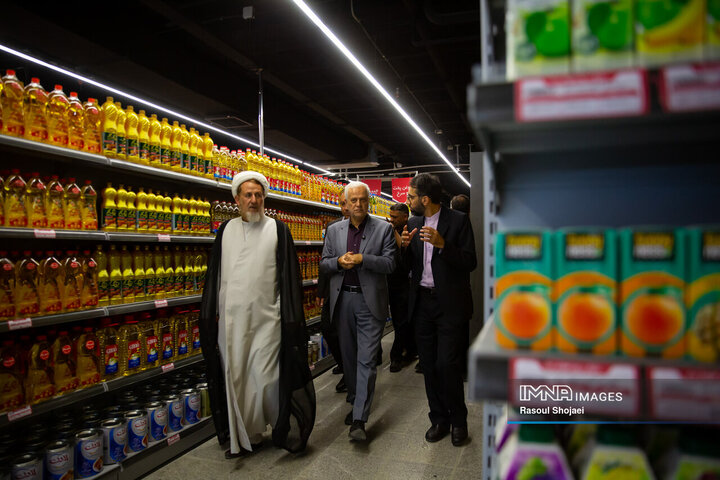 افتتاح هفدهمین بازار روز کوثر اصفهان