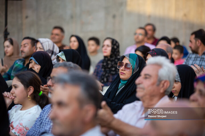 افتتاح هفدهمین بازار روز کوثر اصفهان