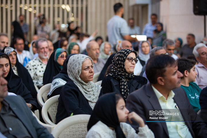 افتتاح هفدهمین بازار روز کوثر اصفهان