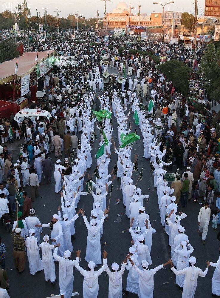 آیینی که شهرها را به صحنه شور و ارادت تبدیل میکند